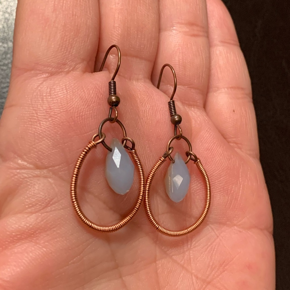 ⭐️2/$10 Copper Wire Wrapped Blue Crystal Teardrop Handcrafted Earrings - Picture 3 of 5